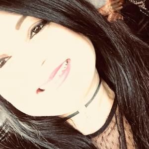 Meet your Posher, Elaine